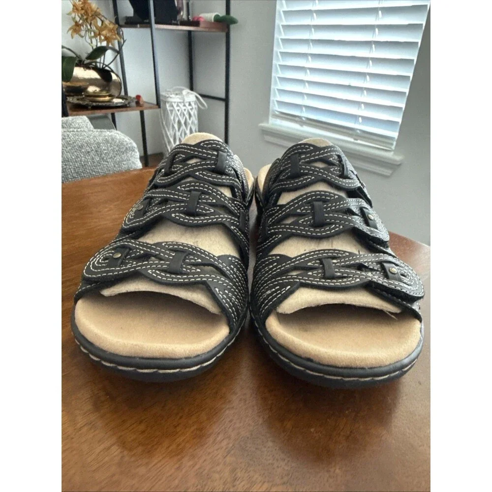Clarks Leather Leisa Faye Sz 37.5 Adjustable Triple Strap Slip On Black Sandals